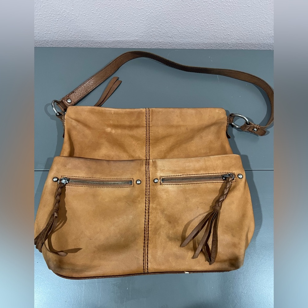 The Sak Ashland Leather Hobo Shoulder Bag Tan Slouchy Boho Tassel Zip Pockets